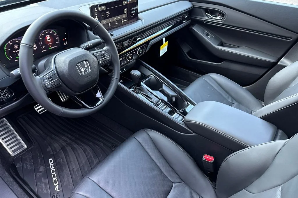 New 2026 Urban Gray Pearl Honda Sport-L image 10