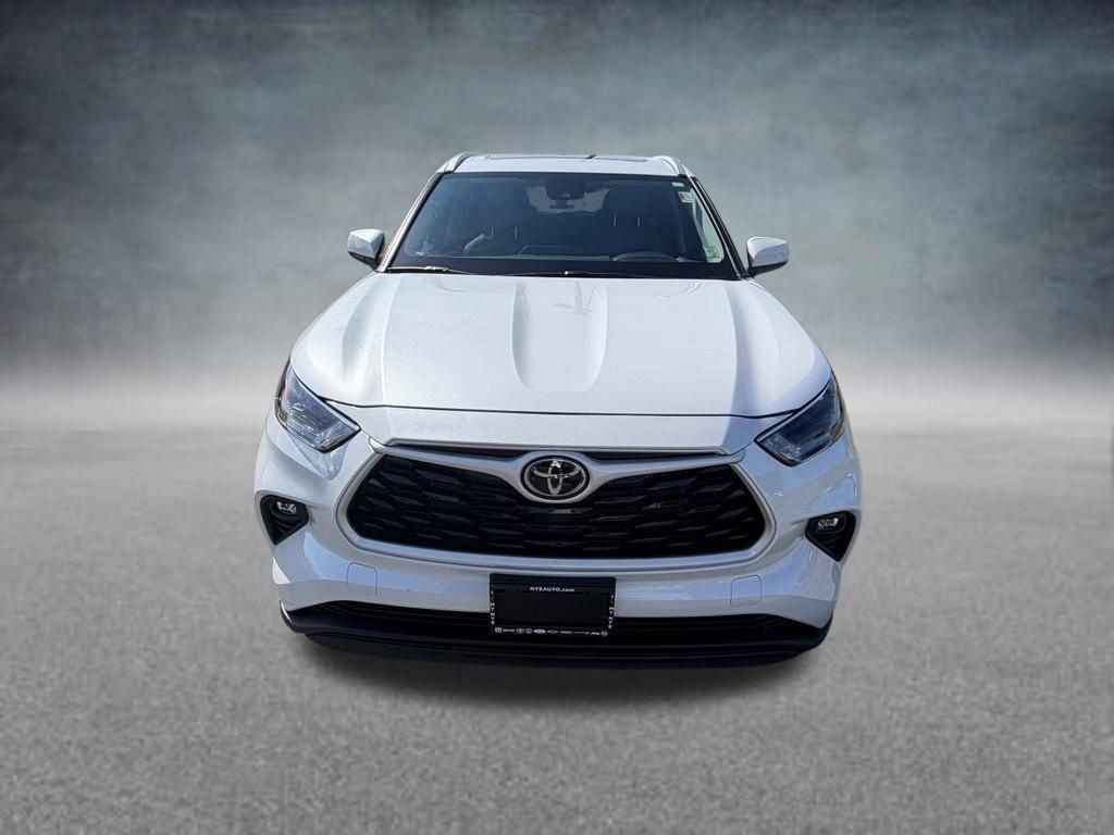 Used 2024 Beige Toyota XLE image 9