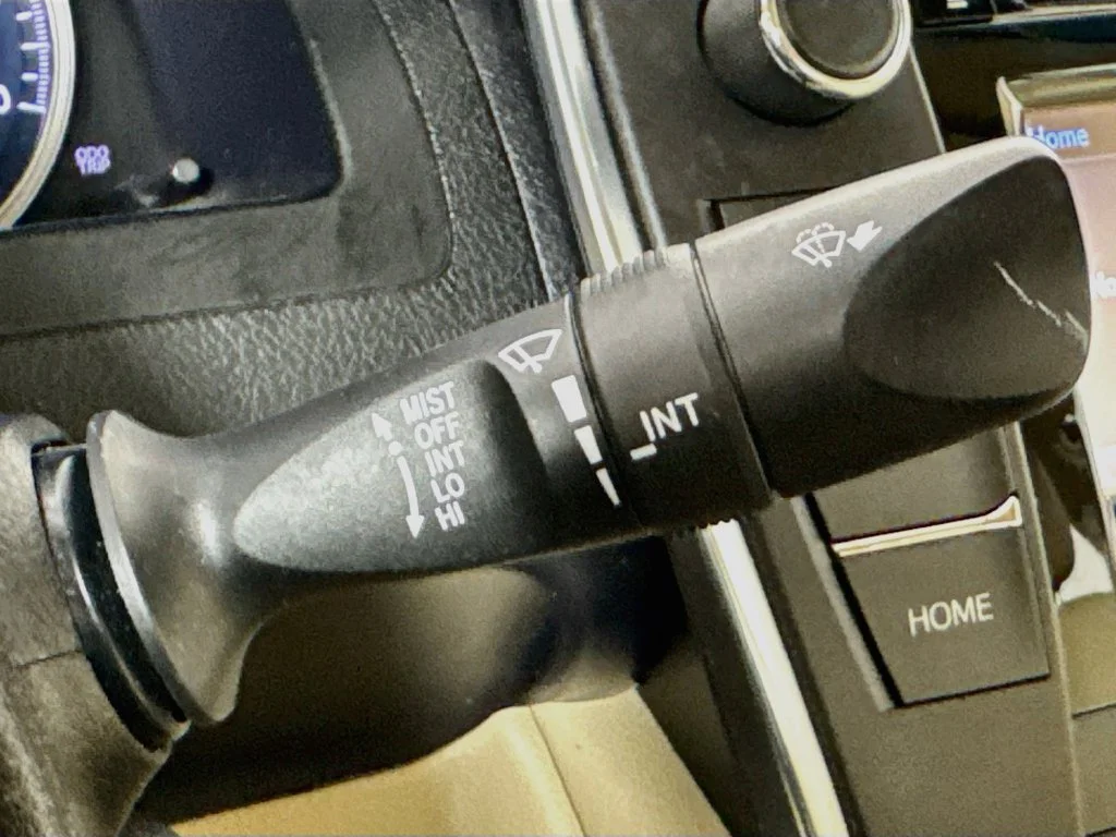Used 2015 White Toyota XLE image 13