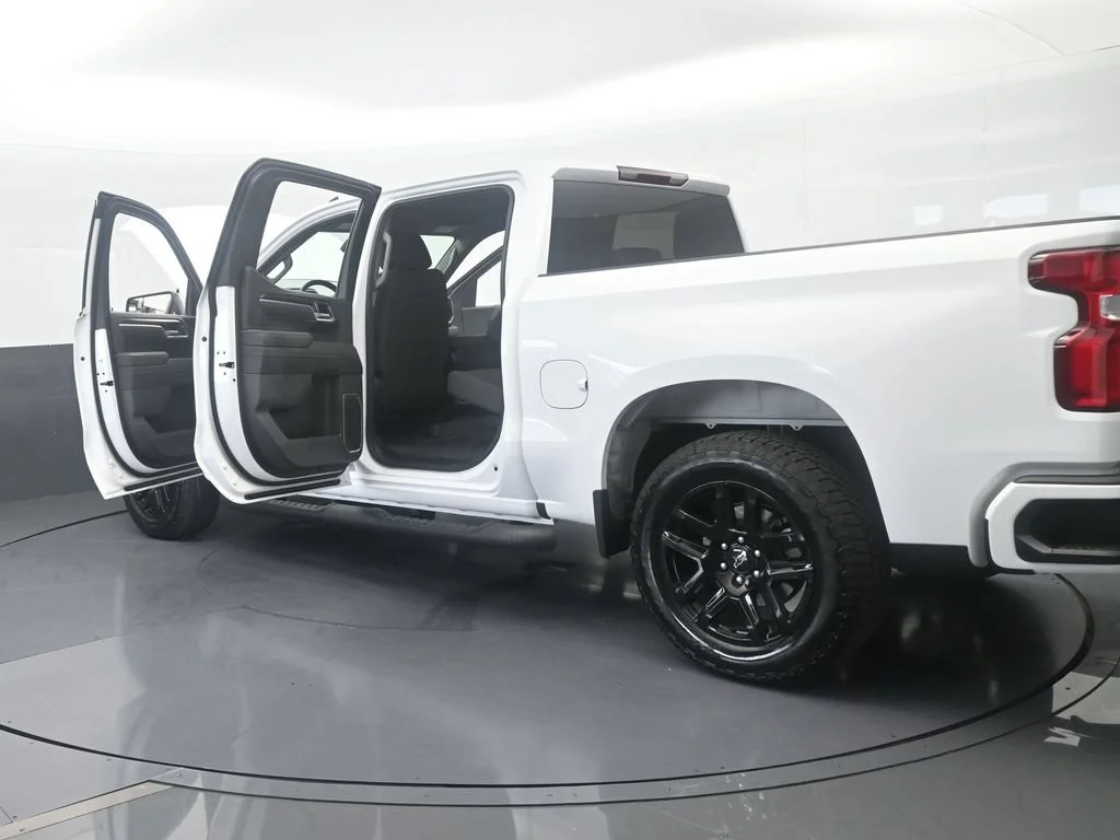 Used 2026 Summit White Chevrolet RST image 71