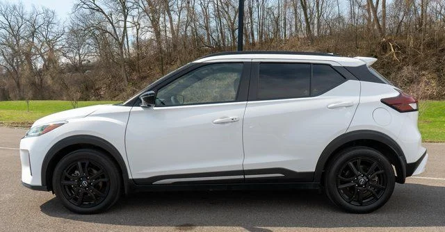 2023 Nissan Kicks SR - Photo 9