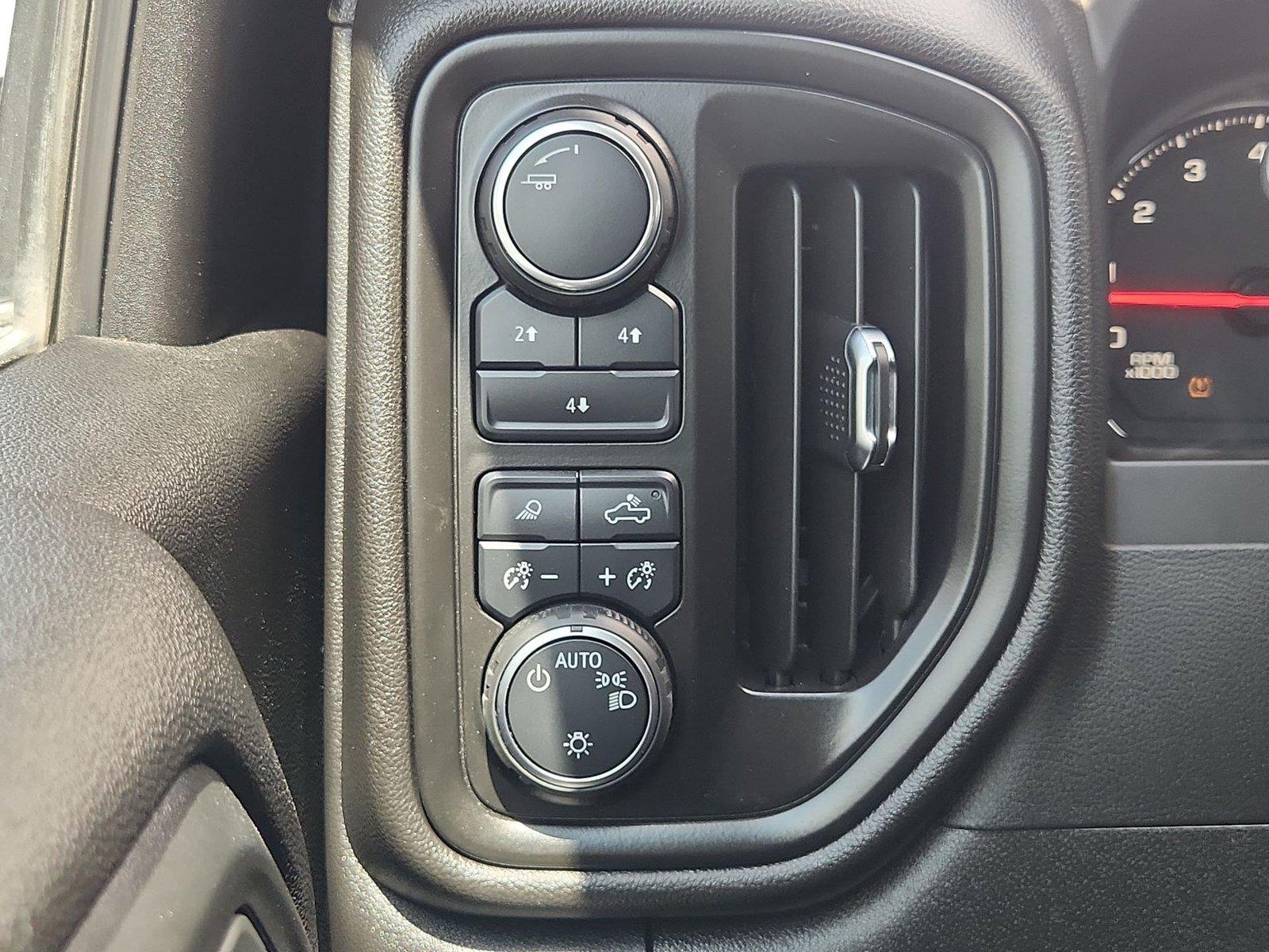 2025 Chevrolet Silverado 2500HD Custom - Photo 17