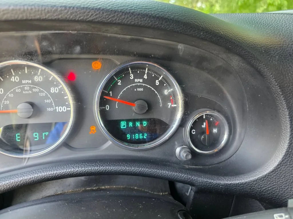 Used 2013 Green Jeep Sport image 21