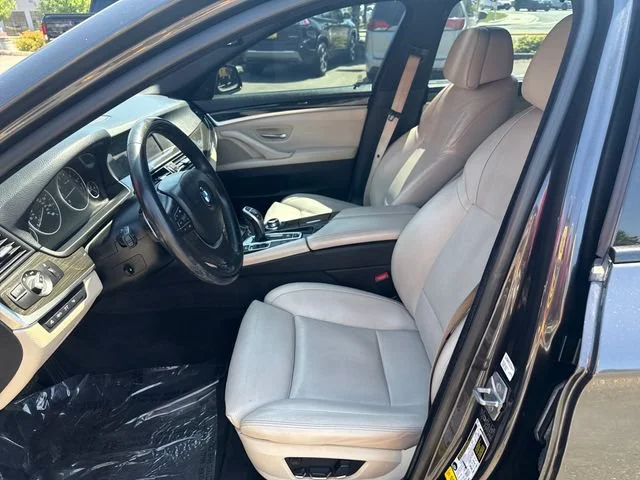 Used 2011 Dark Graphite BMW 550i image 14