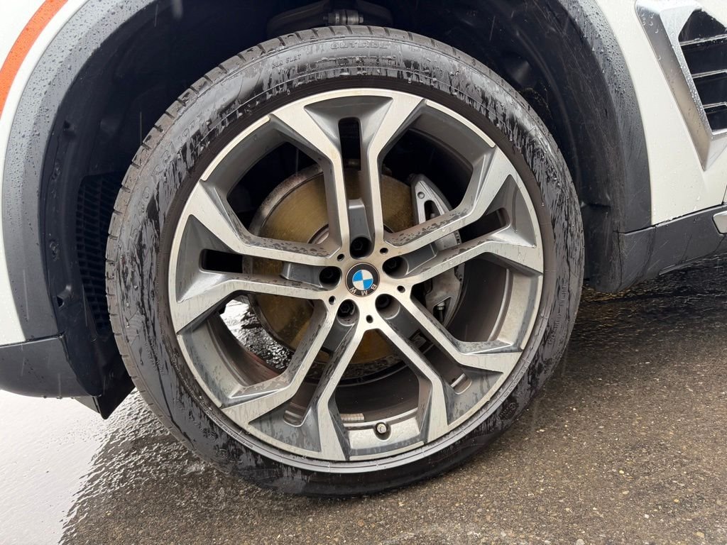 Used 2026 White BMW xDrive40i image 6