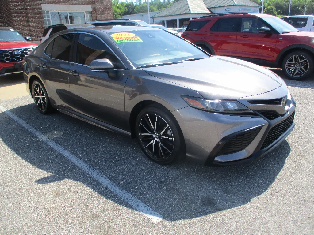 Used 2024 Predawn Gray Mica Toyota SE image 1