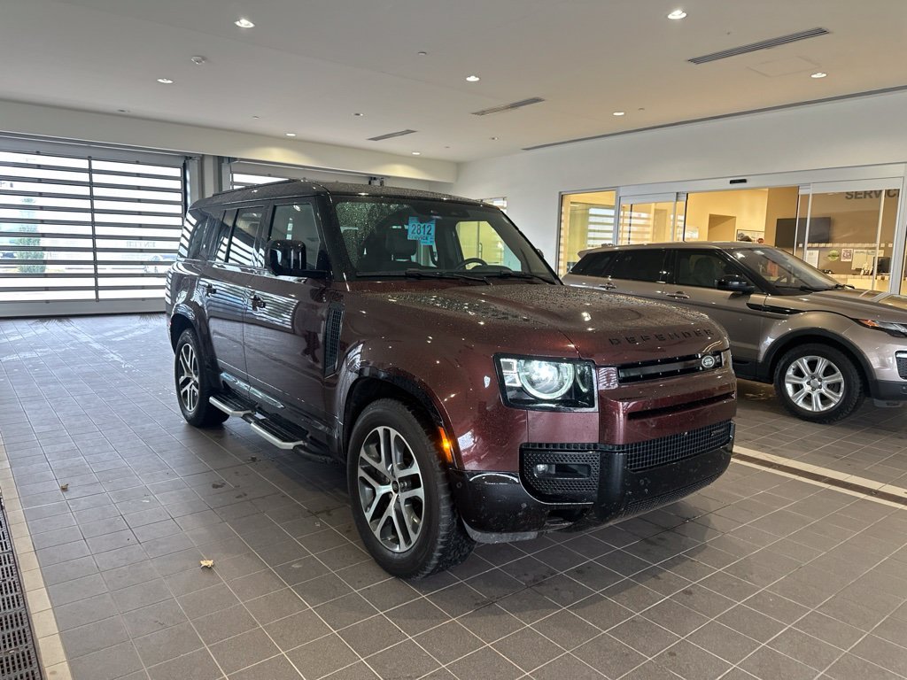 Used 2023  Land Rover X-Dynamic SE image 4