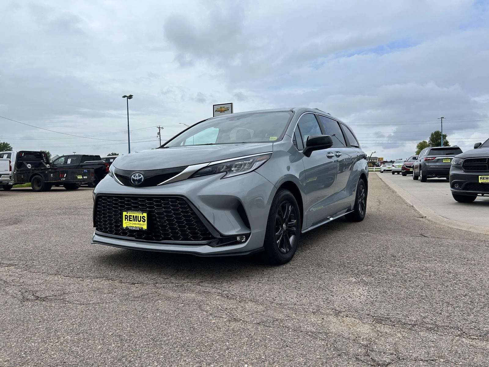 Used 2024  Toyota XSE image 3