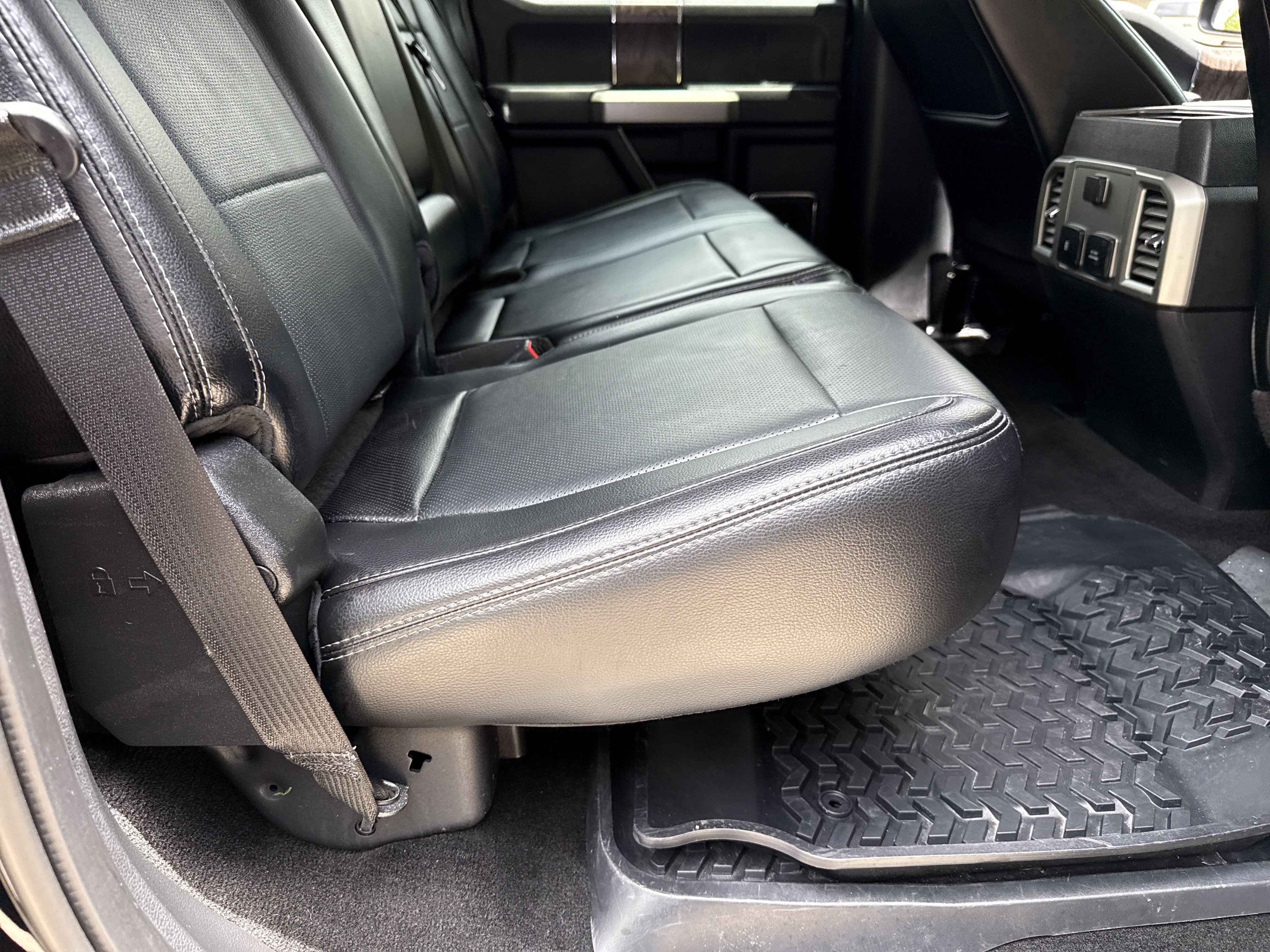 Used 2017 Shadow Black Ford Lariat image 15