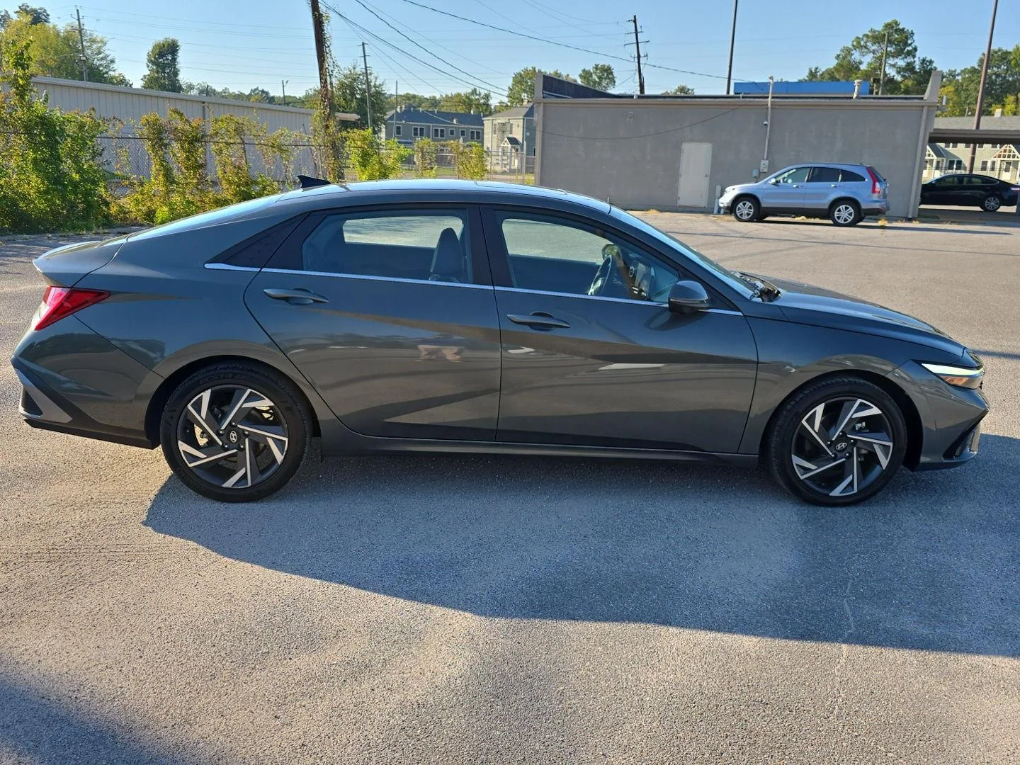 Used 2024 Amazon Gray Hyundai Limited image 2