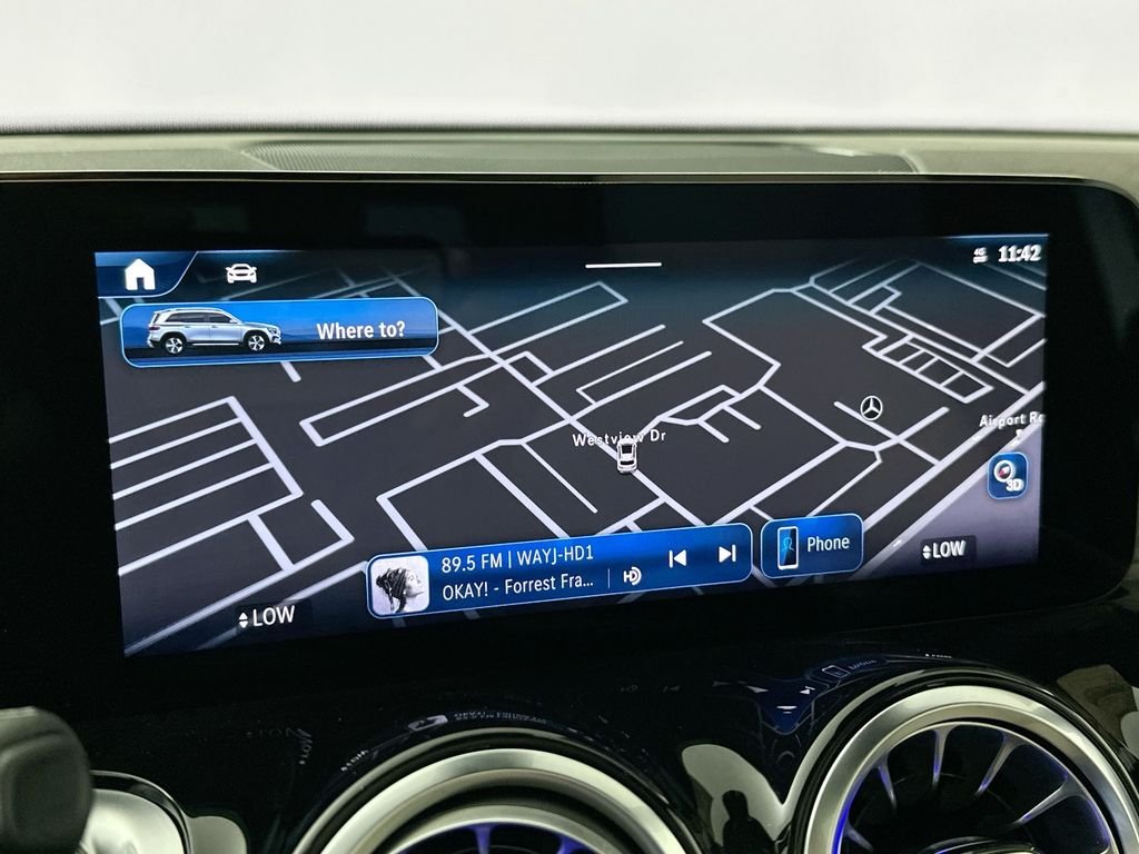 New 2026 Polar White Mercedes-Benz GLB 250 image 13