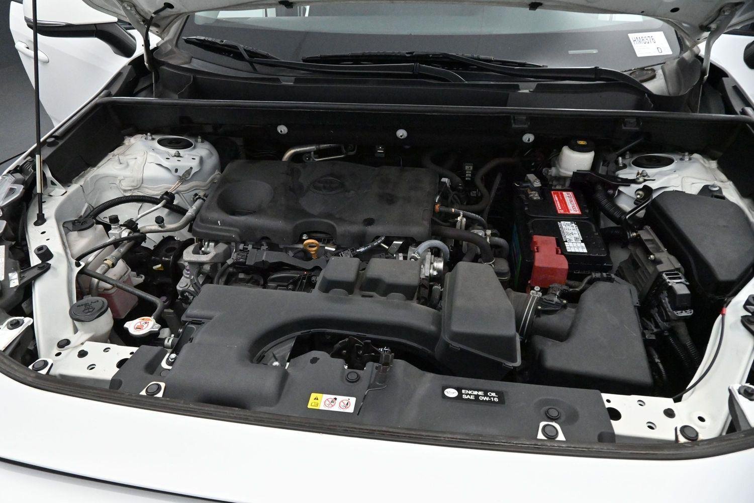 Used 2022 White Toyota XLE image 32