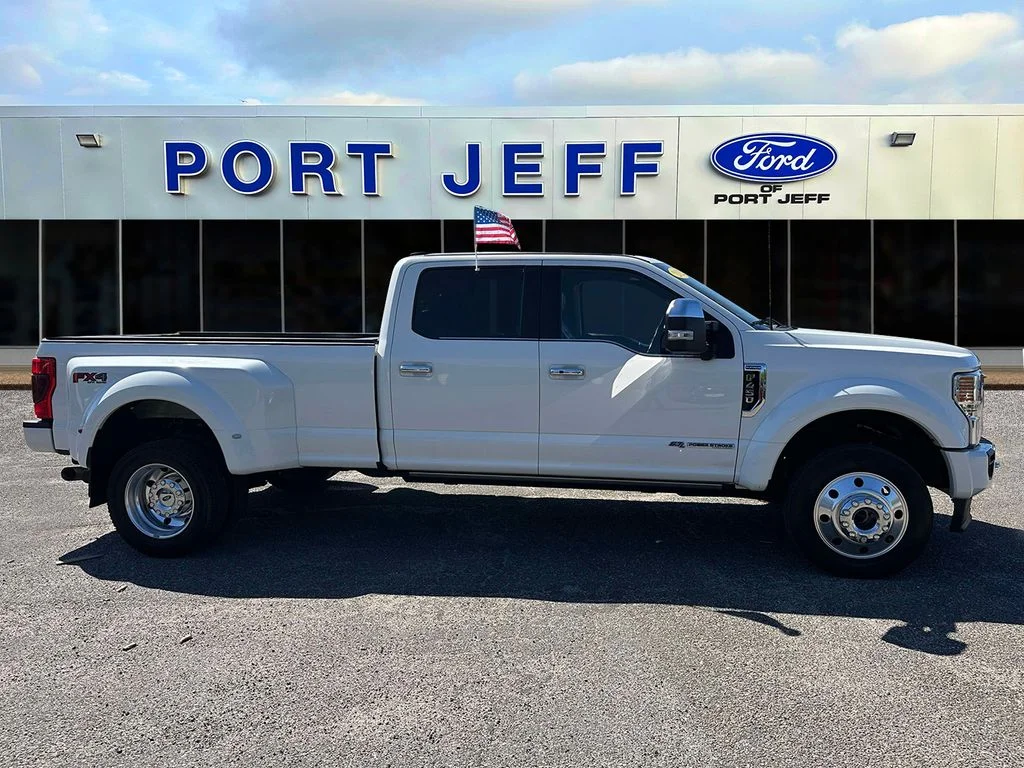 Used 2022 Star White Metallic Tri-Coat Ford Platinum image 5