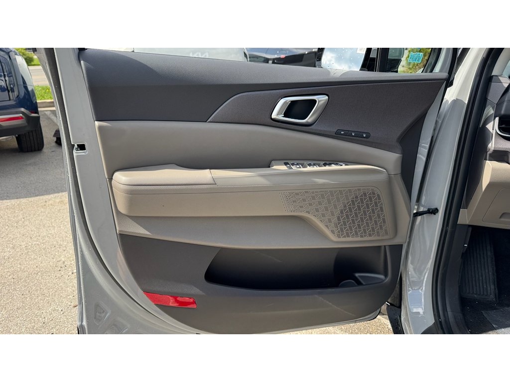 New 2026 Ceramic Silver Kia SX image 22