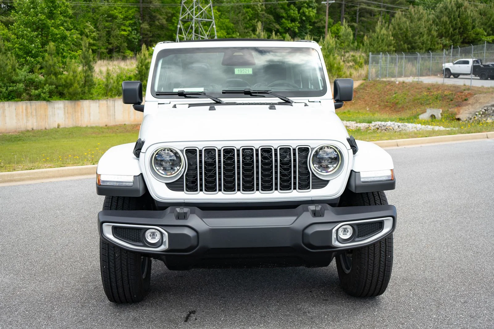 New 2026 Bright White Clear-Coat Exterior Paint Jeep Sahara image 2