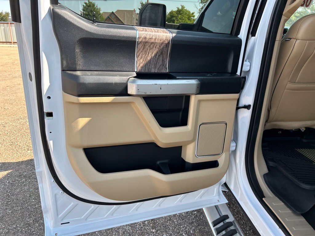Used 2019 Oxford White Ford Lariat image 36