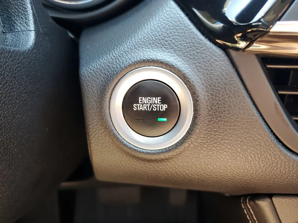 Used 2019 CHILI RED METALLIC Buick Essence image 24