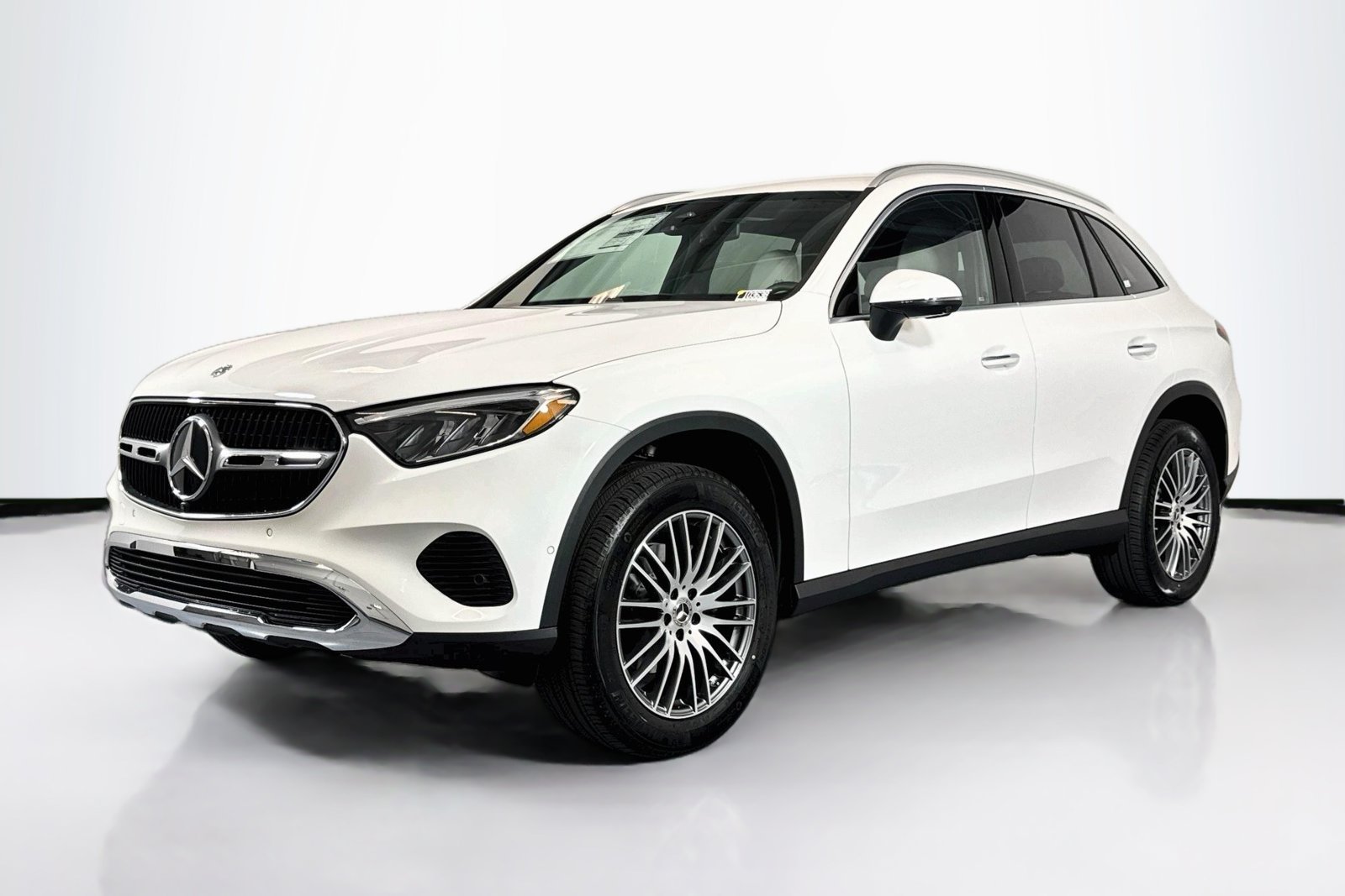New 2026 Polar White Mercedes-Benz GLC 300 image 1