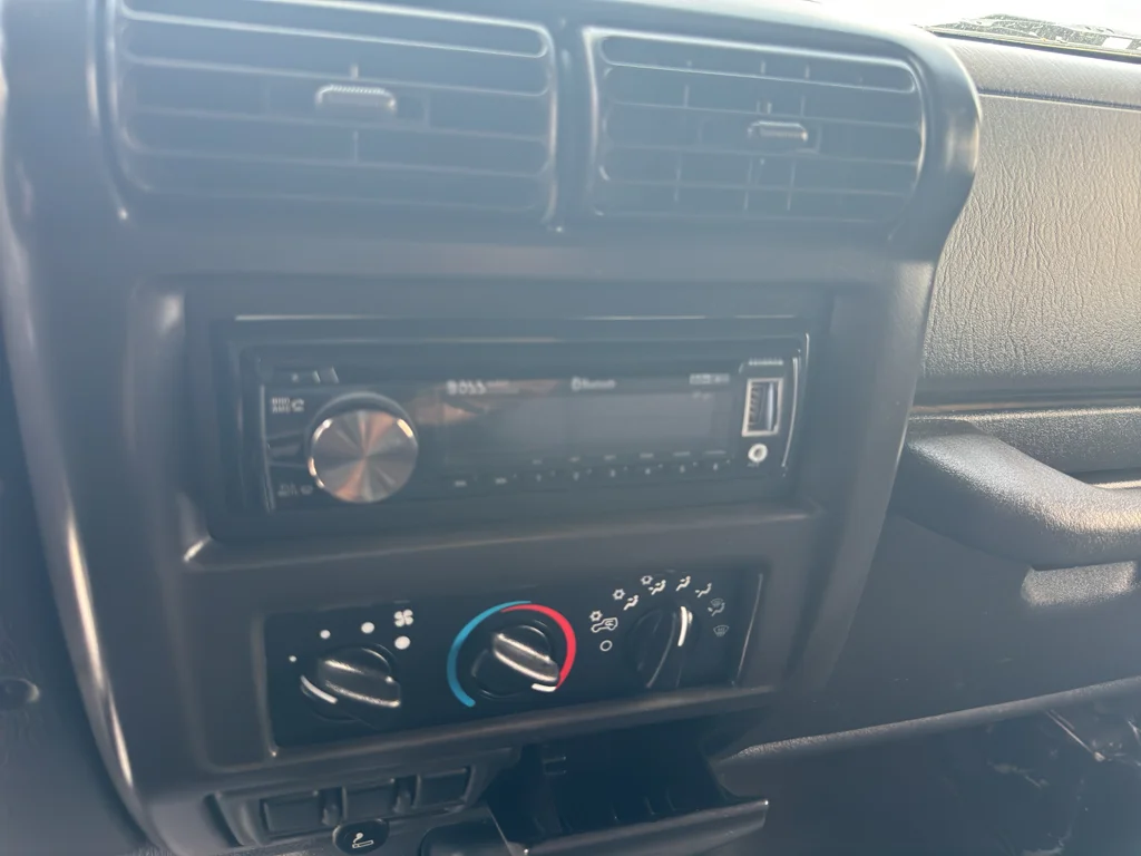 Used 2001 Black Jeep SE image 18