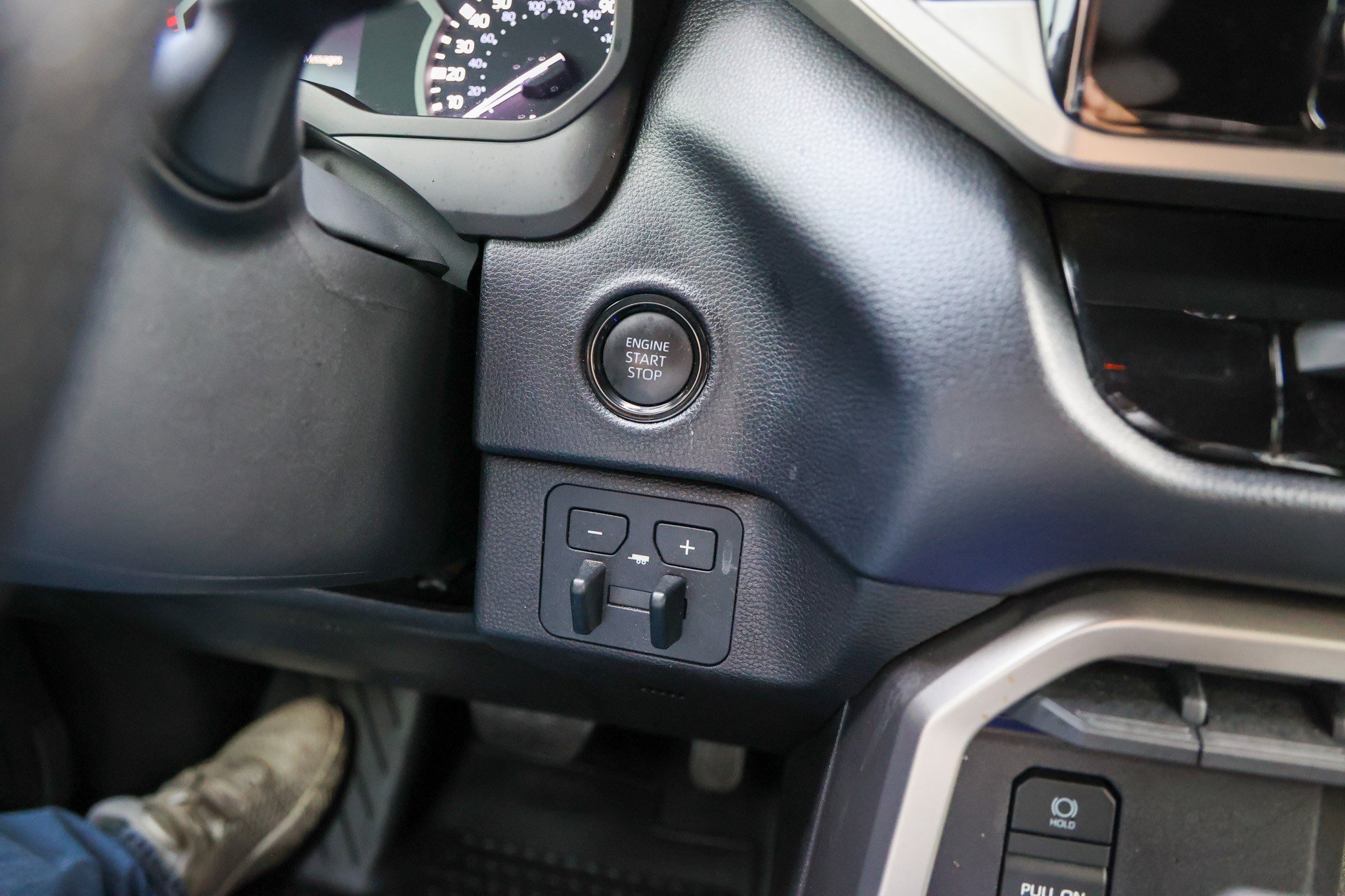 Used 2025 MAGNETIC GRAY MET Toyota SR5 image 19