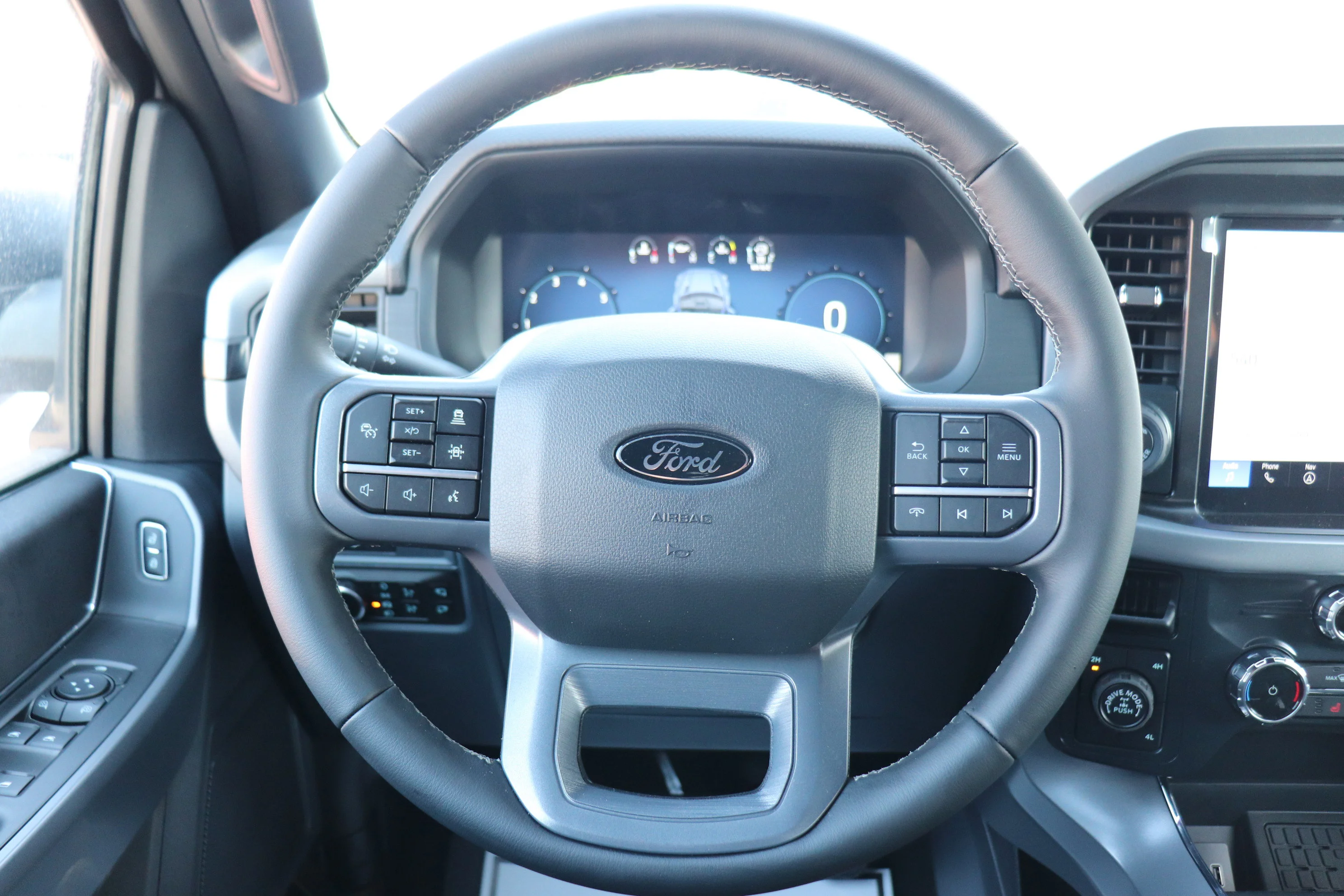 New 2026 OXFORD WHITE Ford XLT image 13