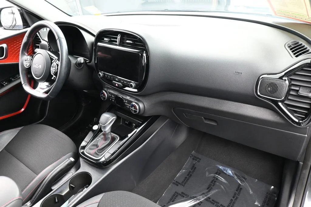 Used 2024 Gravity Gray Kia GT-Line image 41