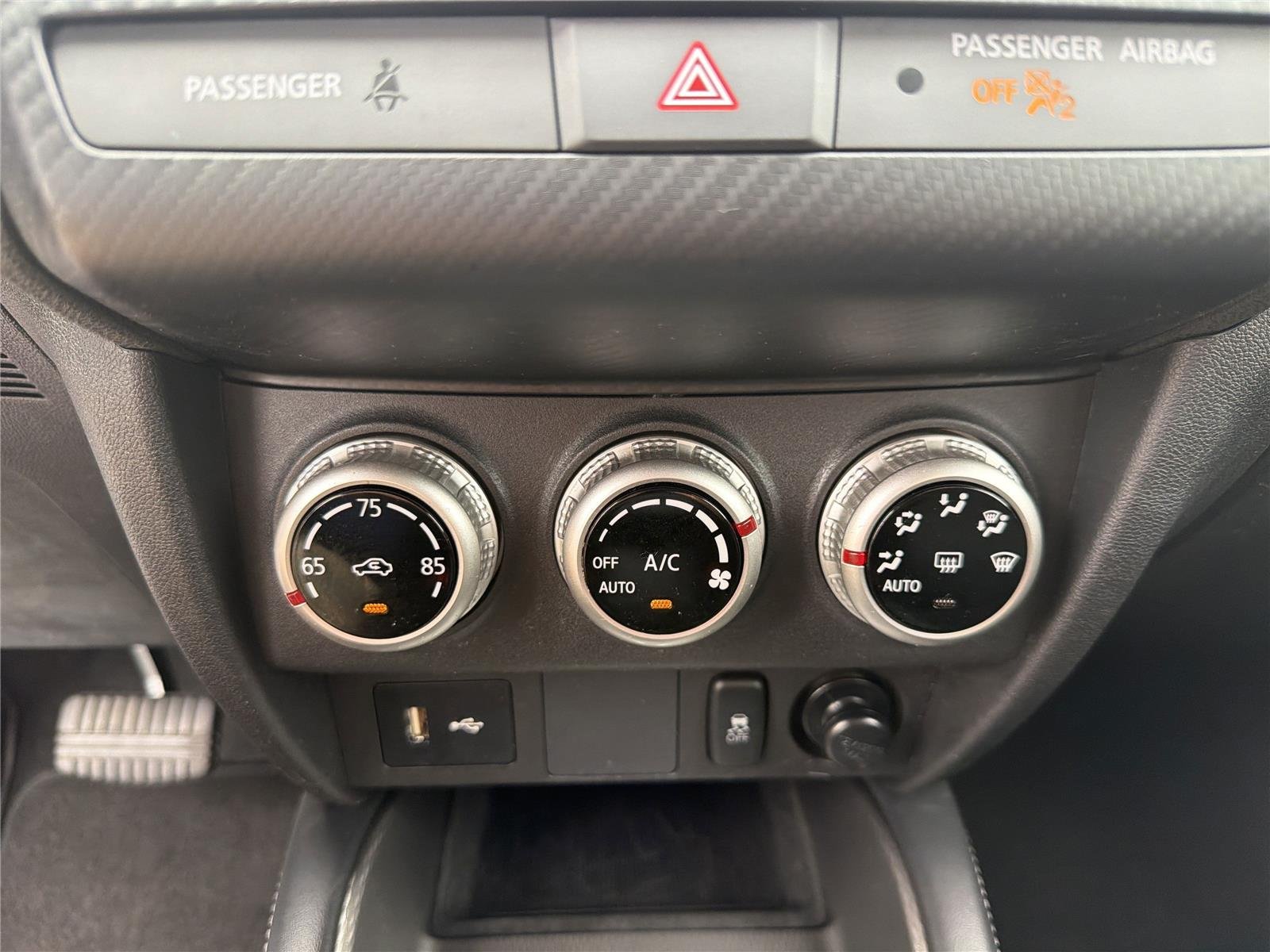Used 2023 White Diamond Mitsubishi ES image 6