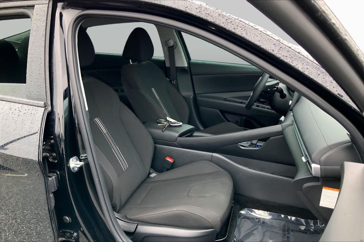 Used 2025 Abyss Black Hyundai Blue image 16