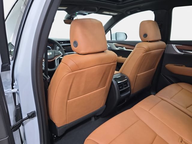 New 2026 Crystal White Tricoat Cadillac Premium Luxury image 10