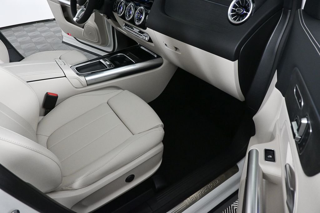 New 2026 Polar White Mercedes-Benz GLA 250 image 23