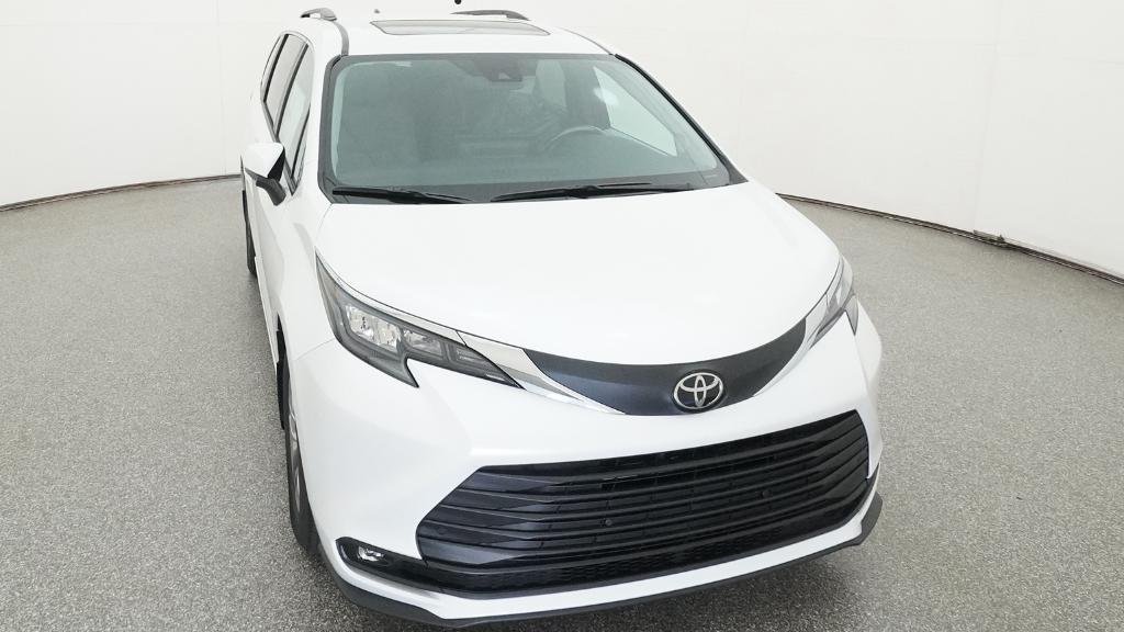 New 2026 Wind Chill Pearl Toyota XLE image 38