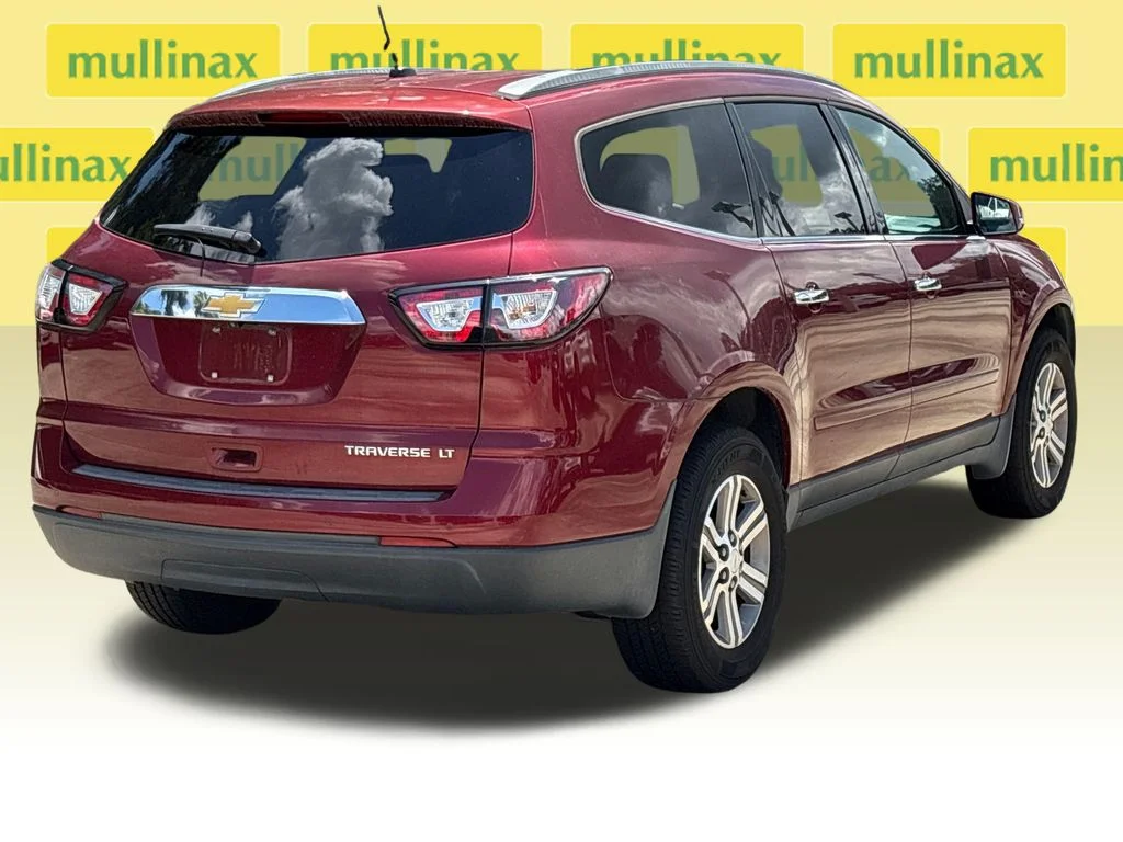 Used 2015 Red Chevrolet 2LT image 4