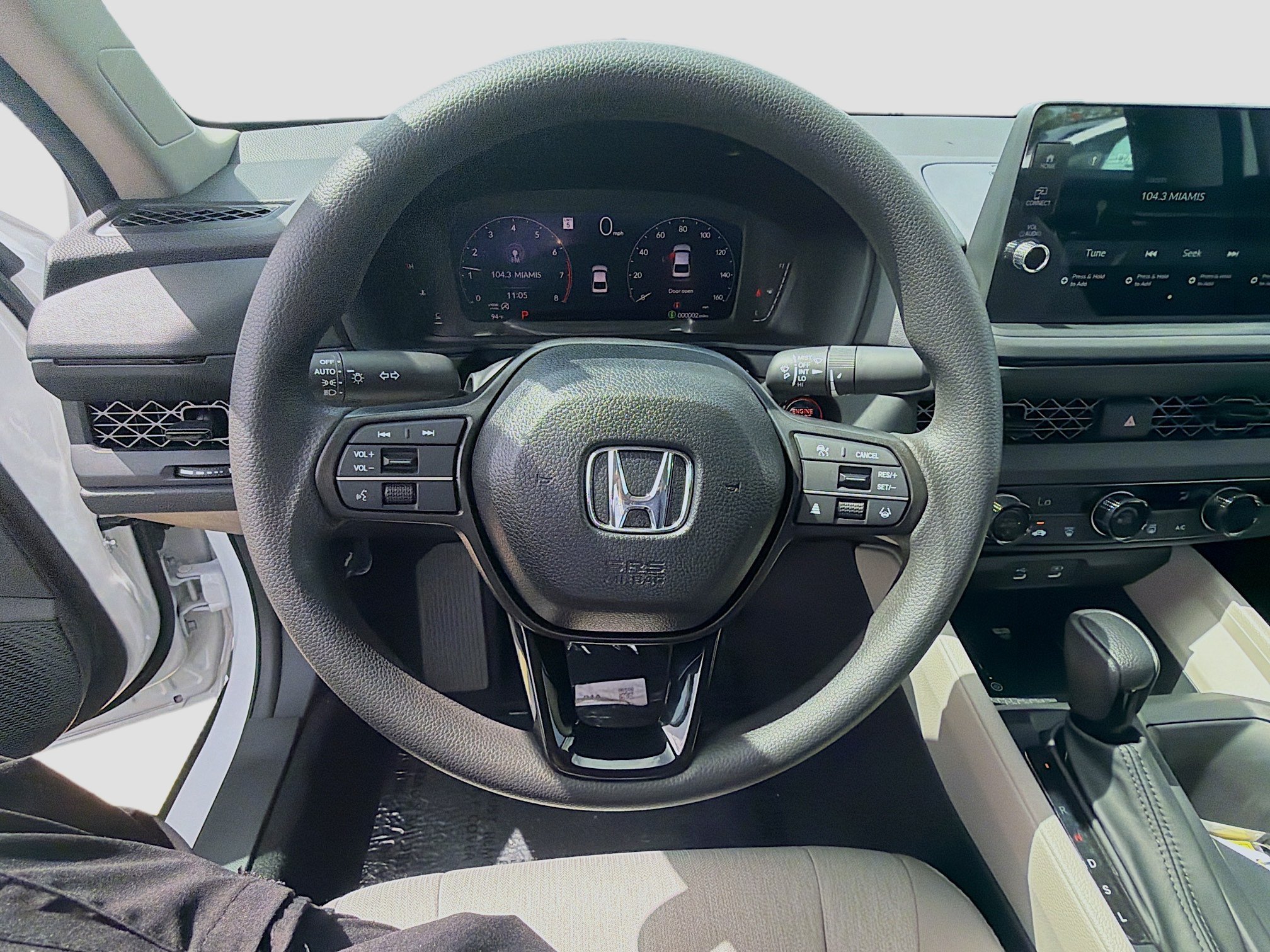 New 2026 Platinum White Pearl Honda LX image 10