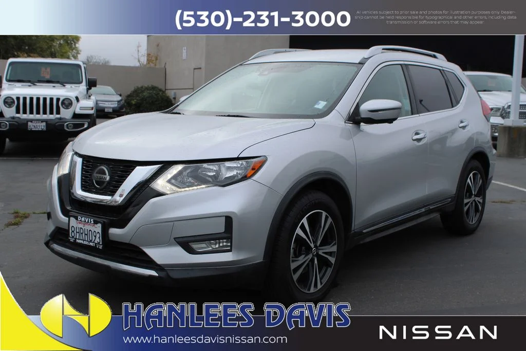 Used 2018 Silver Nissan SL image 3