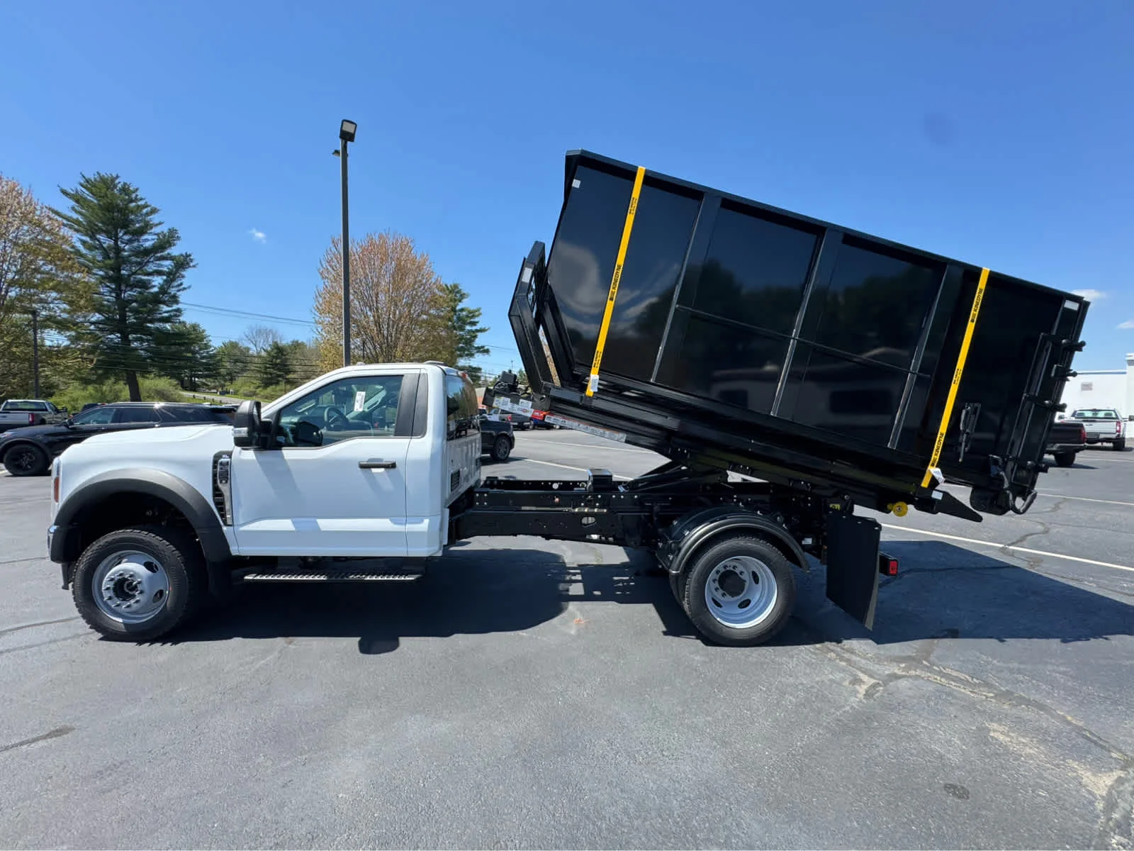 New 2026 Oxford White Ford XL image 4