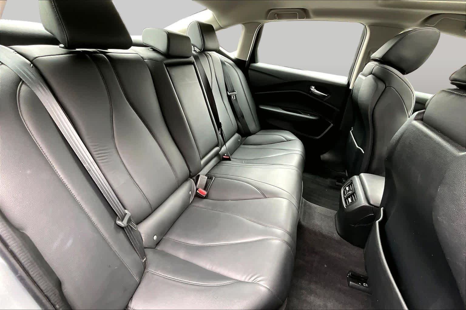 Used 2023 Lunar Silver Metallic Acura  image 21