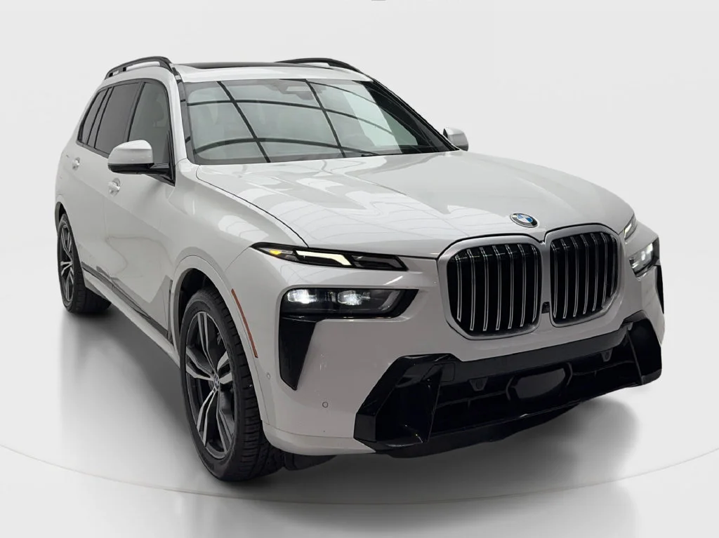 Used 2024 White BMW xDrive40i image 3