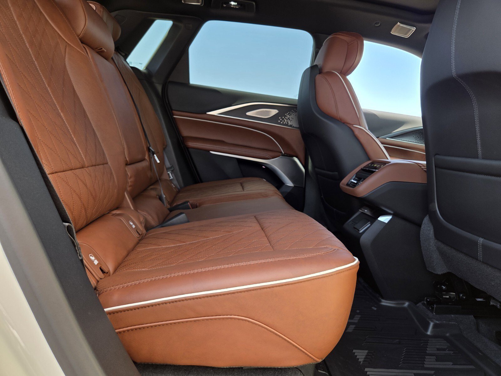 2027 Cadillac LYRIQ Signature Sport - Photo 15