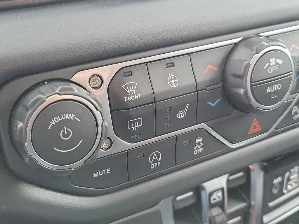 2026 Jeep Wrangler 4-Door Sahara - Photo 23