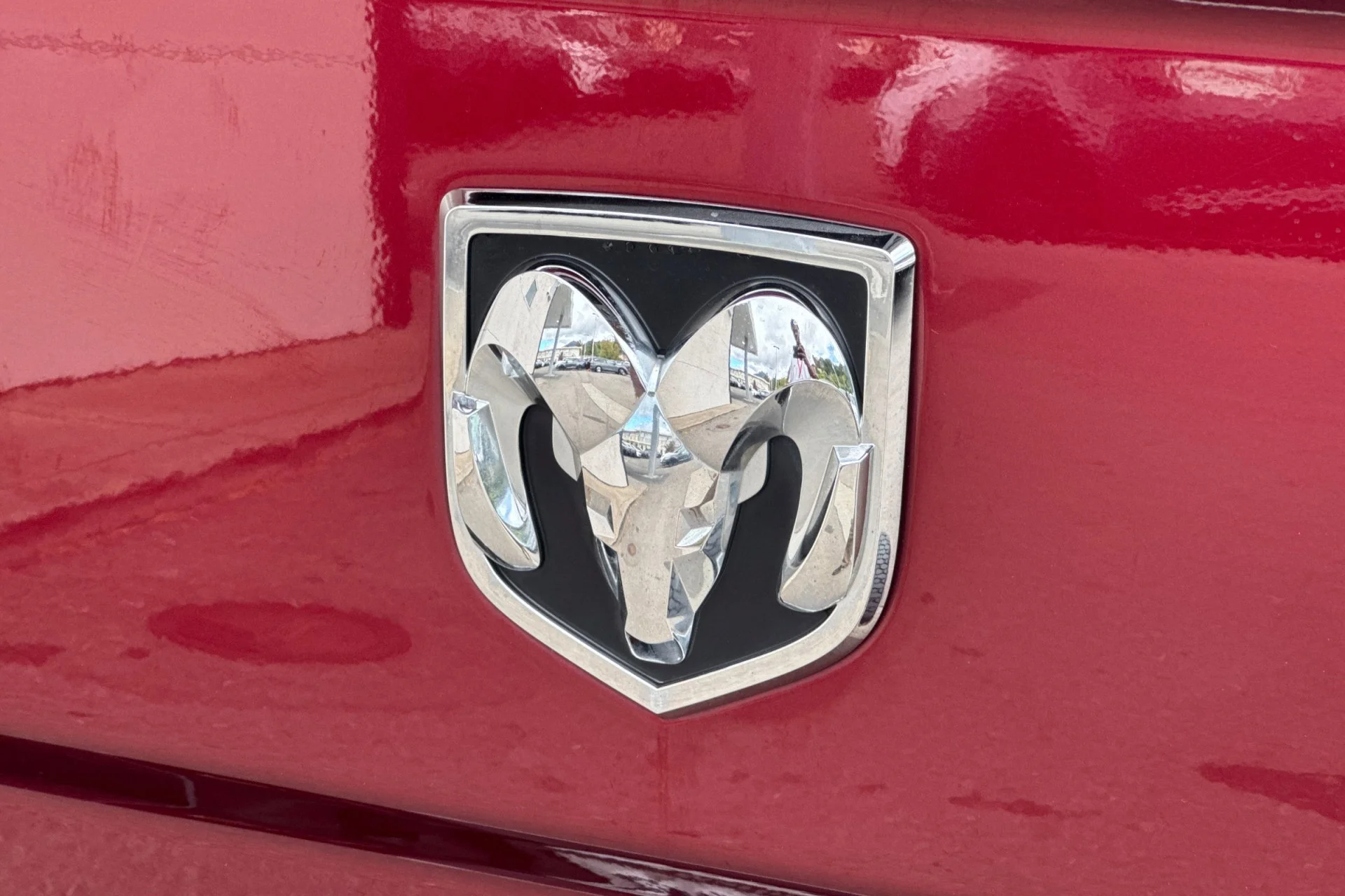 Used 2018 Delmonico Red Pearlcoat Ram Laramie image 12