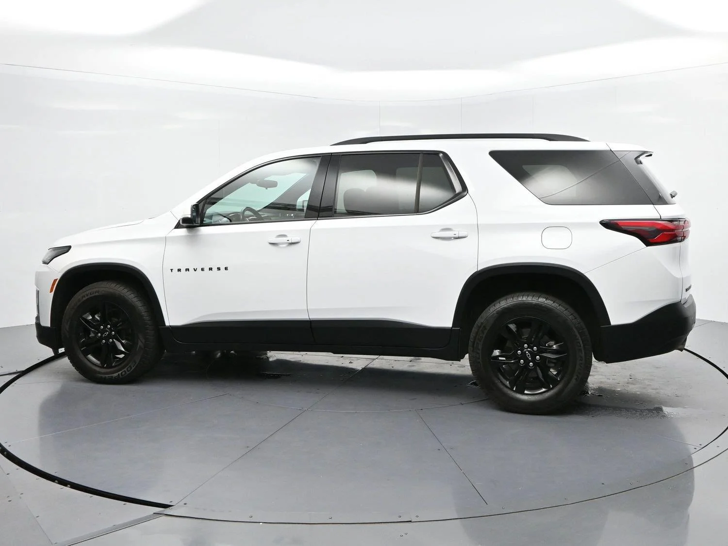 Used 2022 Summit White Chevrolet LT Cloth image 4