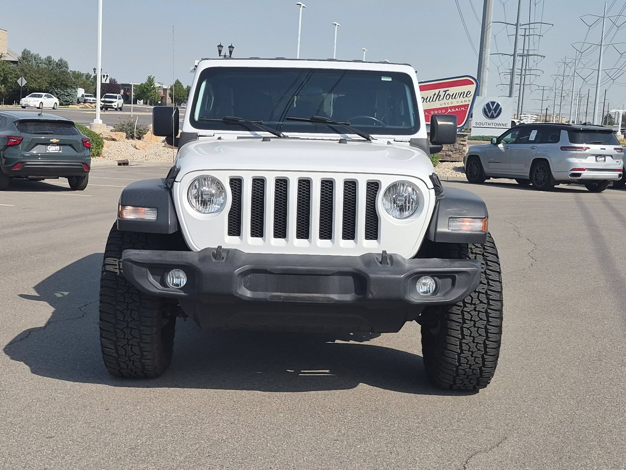 Used 2020 Bright White Clearcoat Jeep Sport S image 9