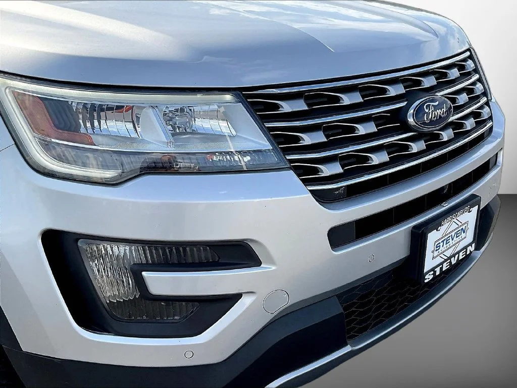 Used 2016 Silver Ford Limited image 34