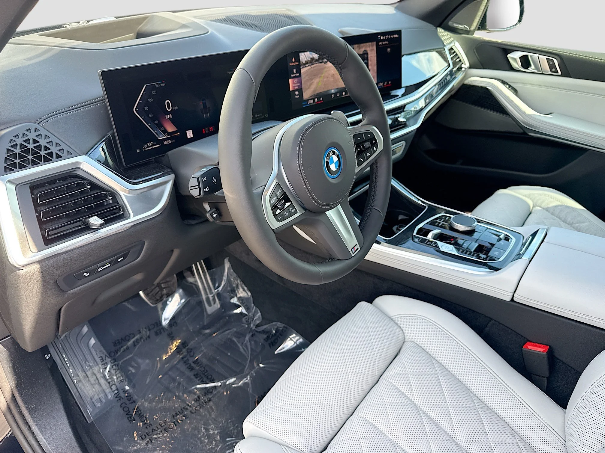New 2026 Carbon Black Metallic BMW xDrive50e image 26