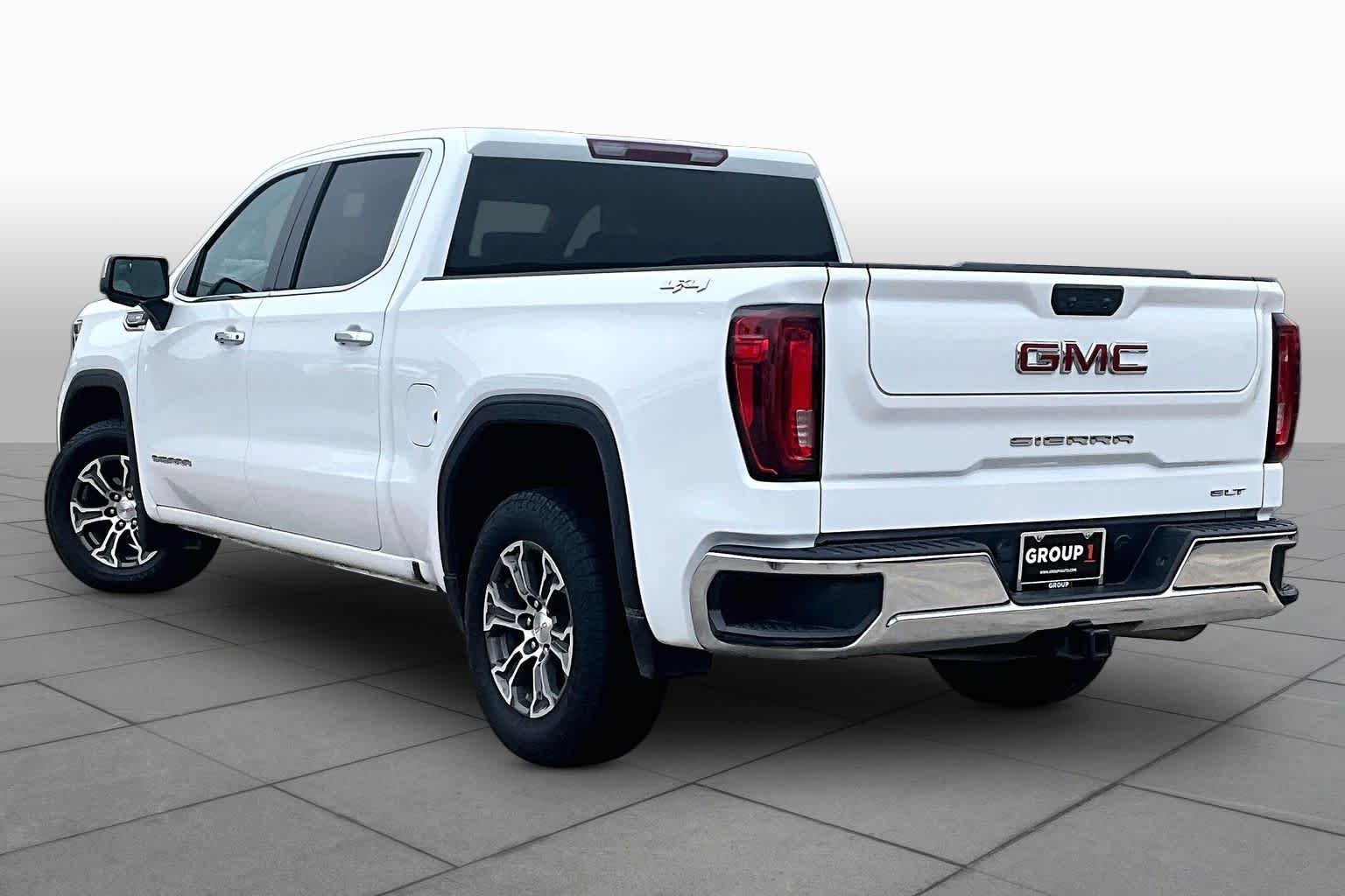 Used 2023 Sterling Metallic GMC AT4X image 12