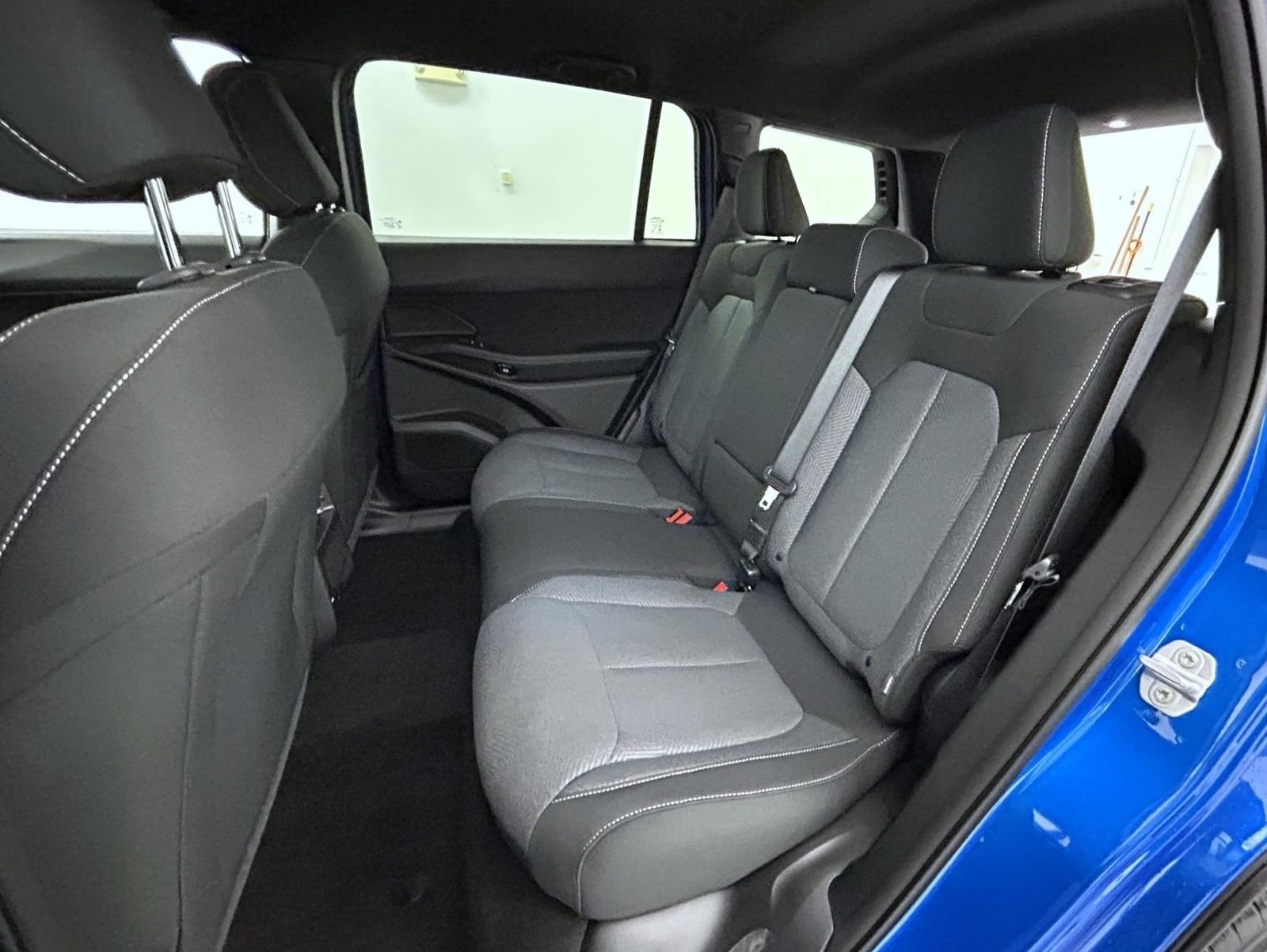 New 2026 Hydro Blue Pearl-Coat Exterior Paint Jeep Laredo image 19