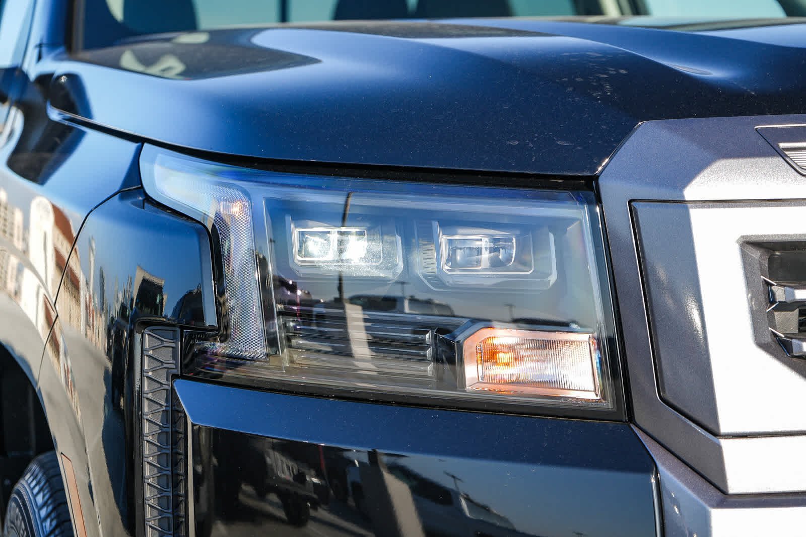 Nueva Nissan Crew Cab SV Super Black 2027, imagen 4