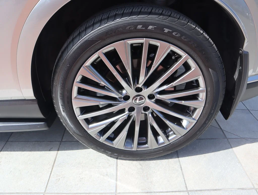 Used 2024 White Lexus 450h+ Luxury image 11