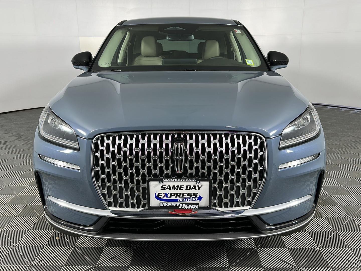 Used 2024 Whisper Blue Metallic Clearcoat Lincoln Premiere image 2