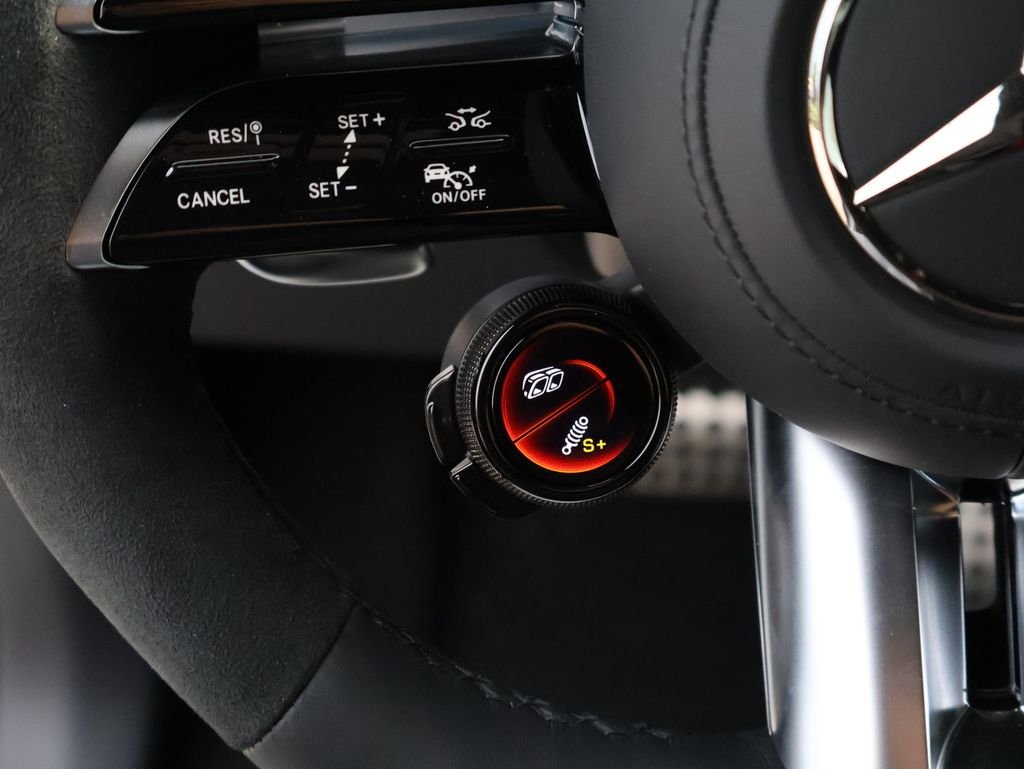 New 2026 MANUFAKTUR Moonlight White Metallic Mercedes-Benz GLE 63 S AMG® image 35